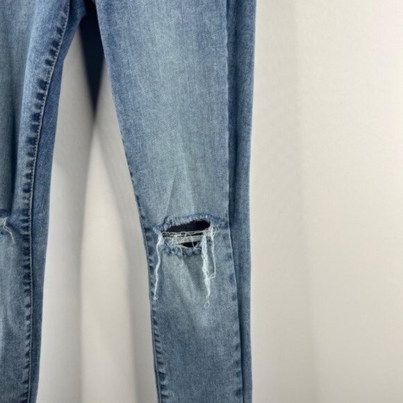 Gap Women's Favorite Jegging Distressed Denim Jeans Size 26 Regular Light Wash - Picture 6 of 11